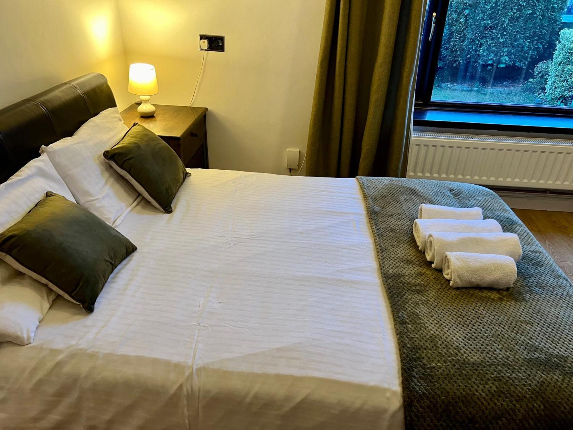 Housefield Stay, Room 4 Stoke-on-Trent Exterior photo
