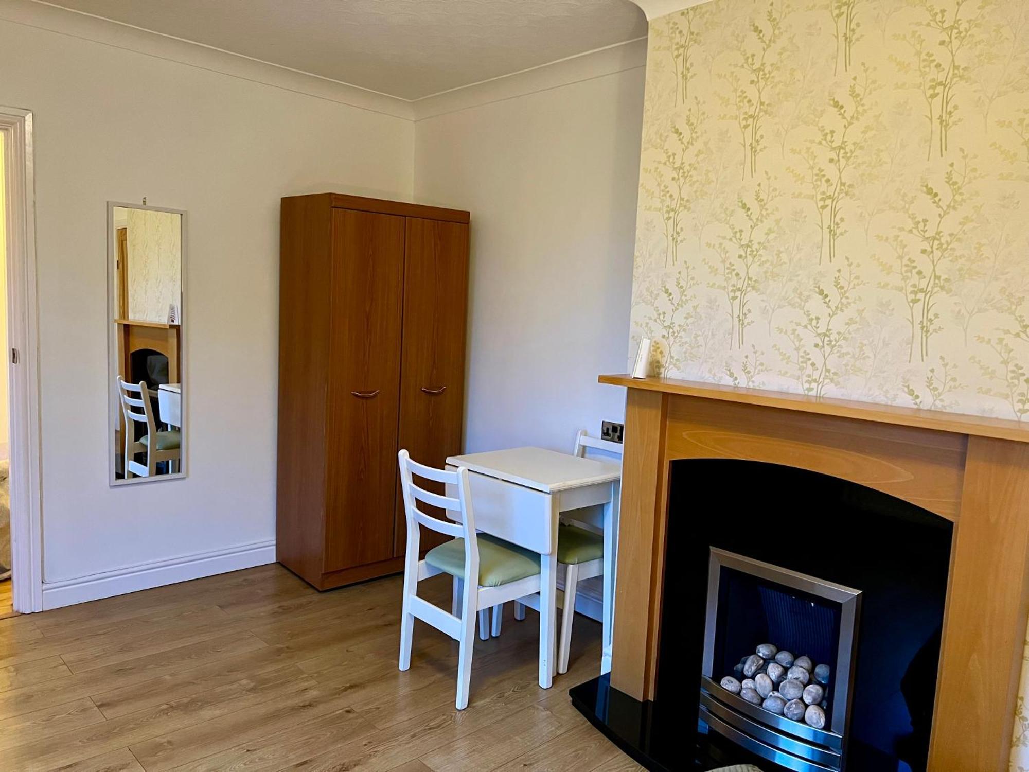 Housefield Stay, Room 4 Stoke-on-Trent Exterior photo